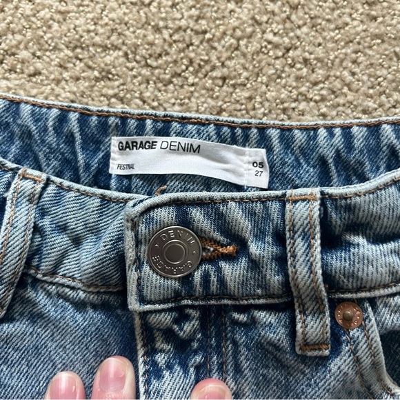 Garage Denim Jean shorts size 5 / 27. - Picture 3 of 3